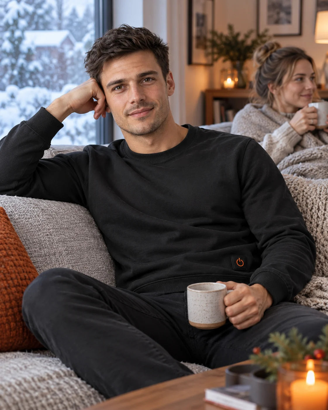 Uppvärmd sweatshirt med rund hals PyreFit Aeroan en vinterdag: i soffan