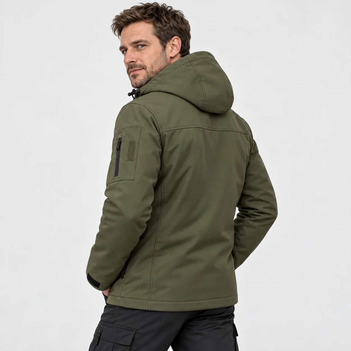 Värmejacka i softshell PyreFit Novera, bakifrån