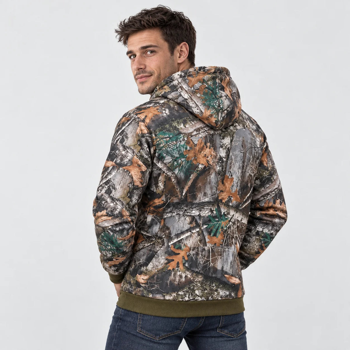 Uppvärmd hoodie med skogsmönster PyreFit Zippo, bakifrån