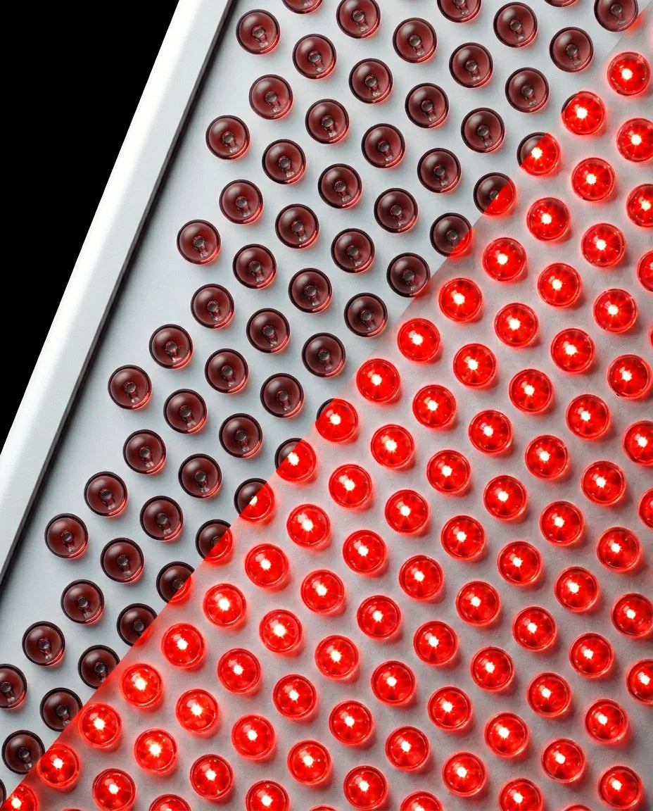 LED-panel med rött ljus – närbild av LED-placeringen