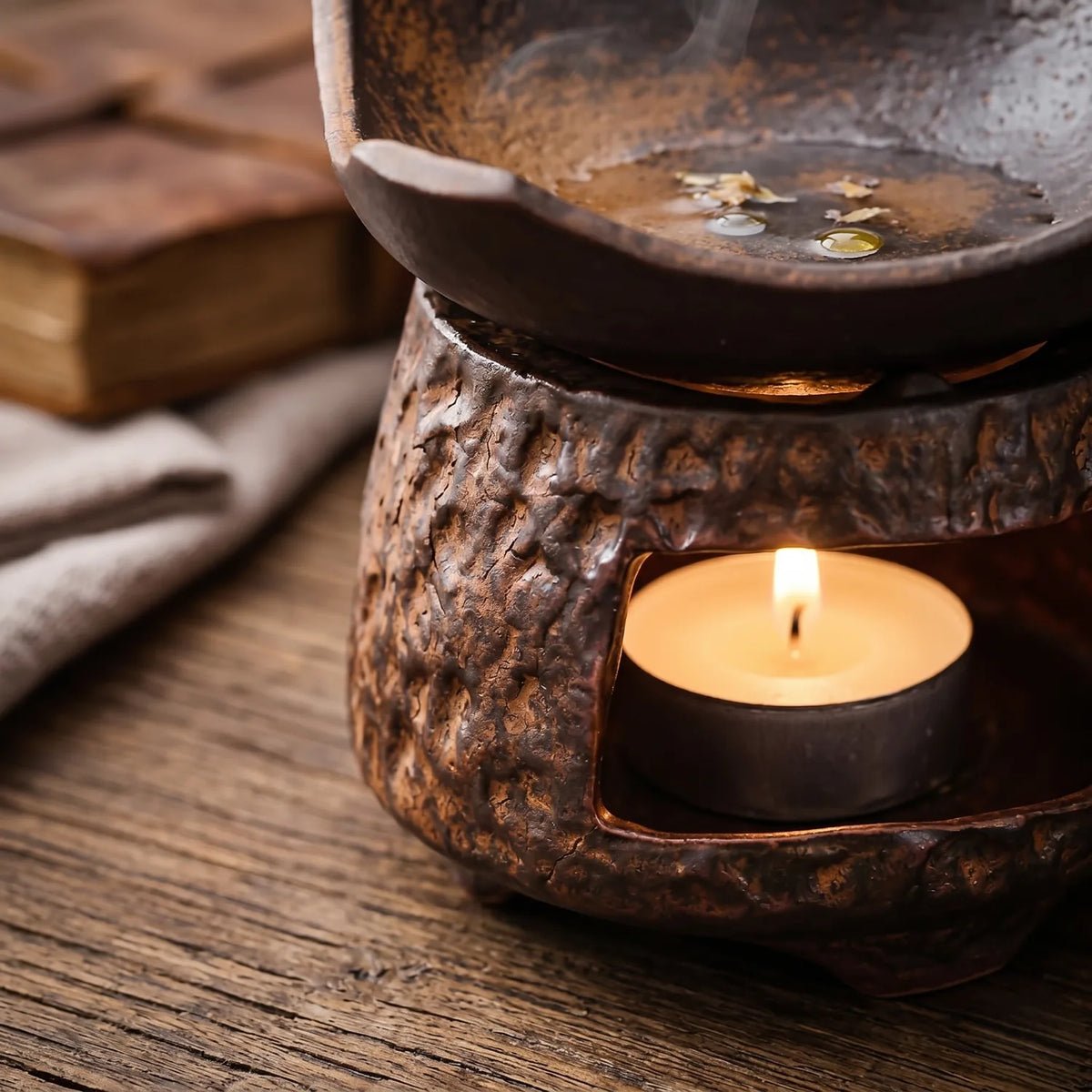 Tillverkad med vintagefinish i keramik